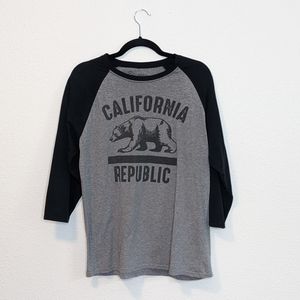 ✨3/$25 Bowery California Republic Graphic Baseball Tee Size Large